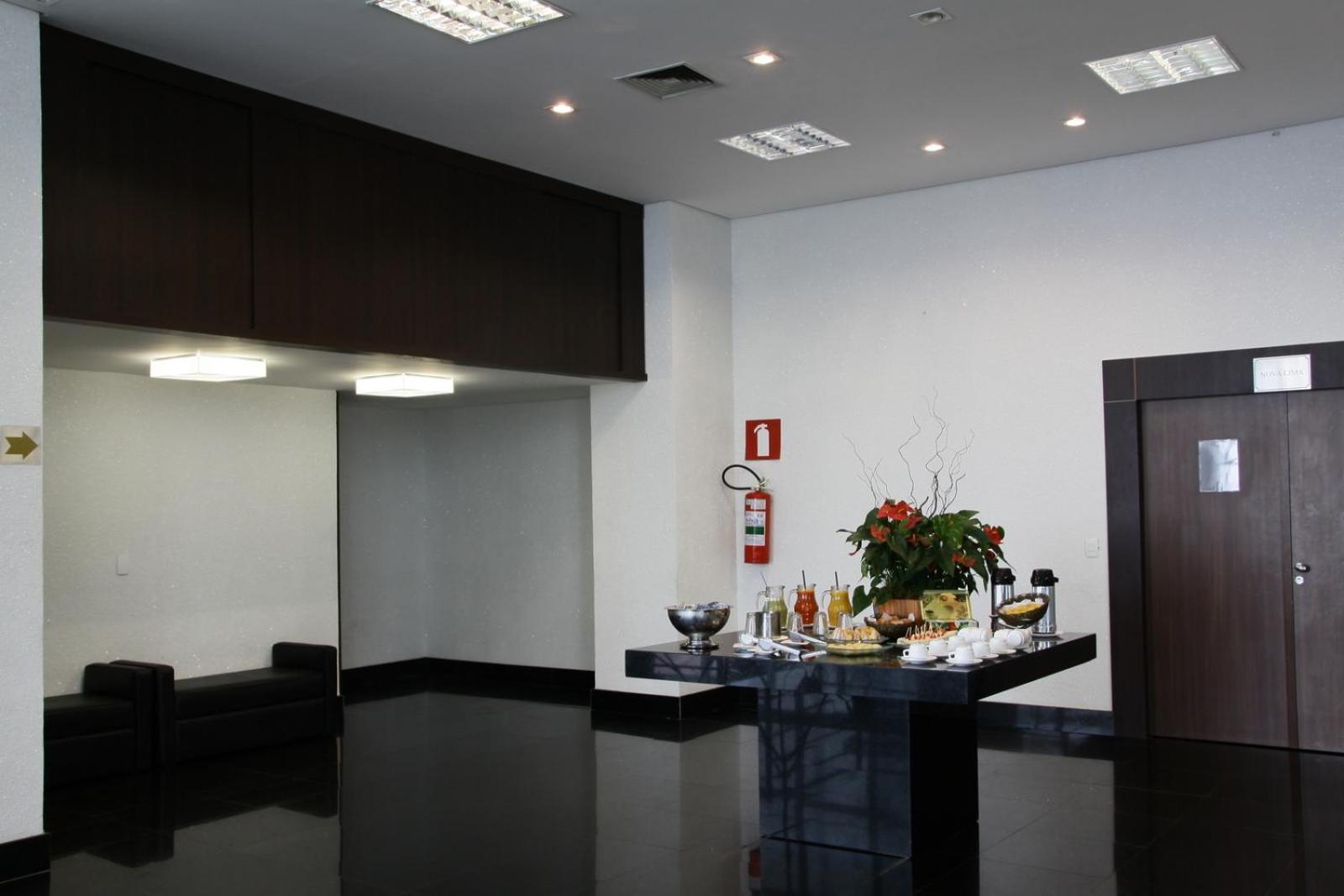 Piemonte Hotel โนวาลีมา ภายนอก รูปภาพ