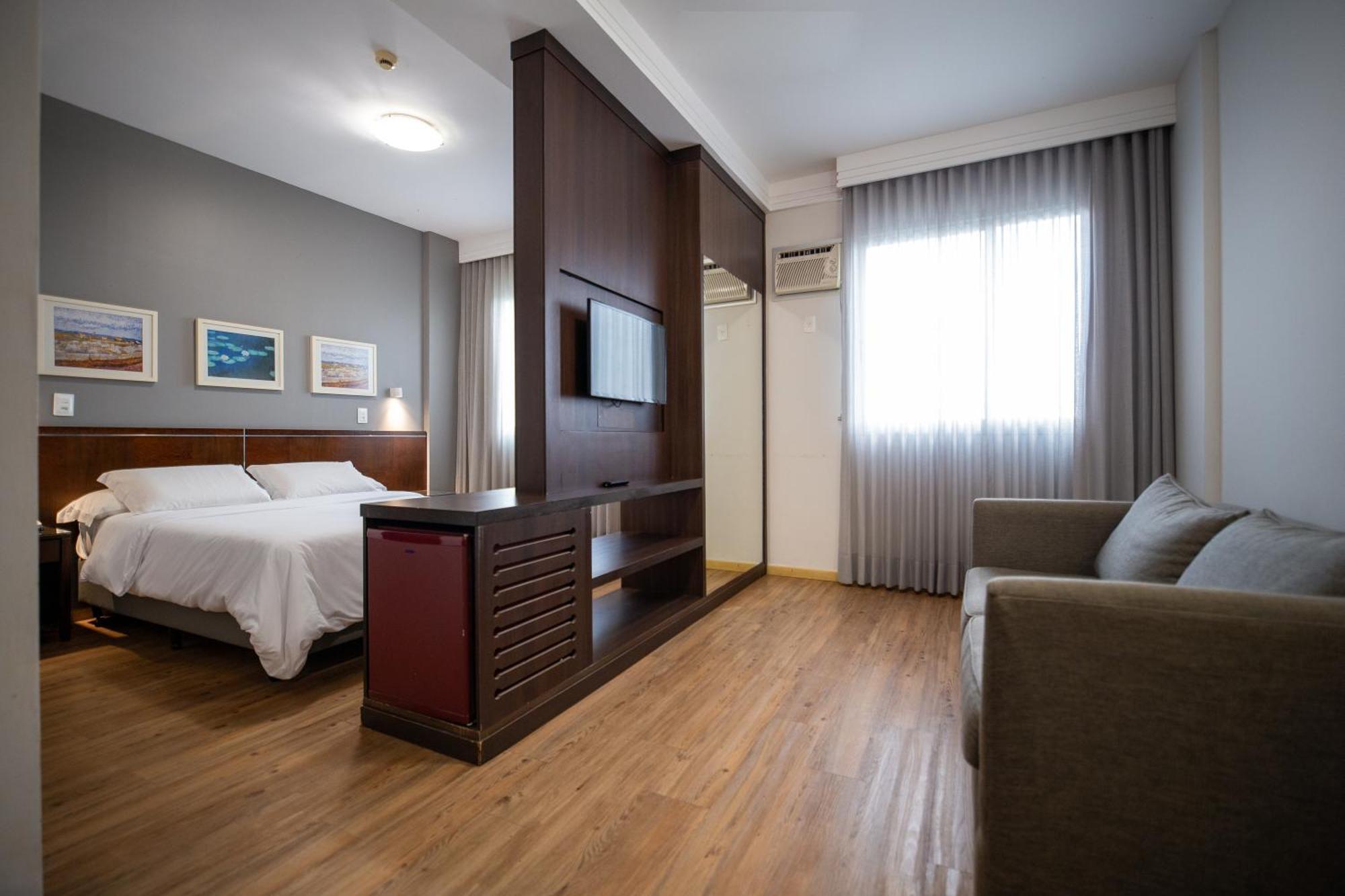 Piemonte Hotel โนวาลีมา ภายนอก รูปภาพ